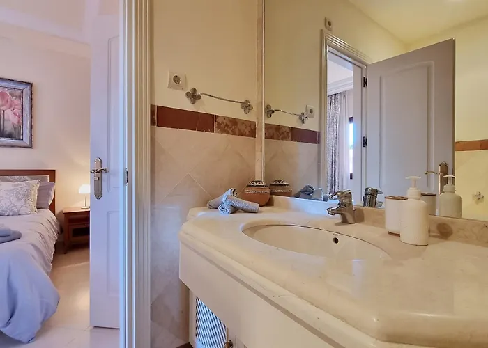 Apartamento Jardines De Don Carlos Marbella