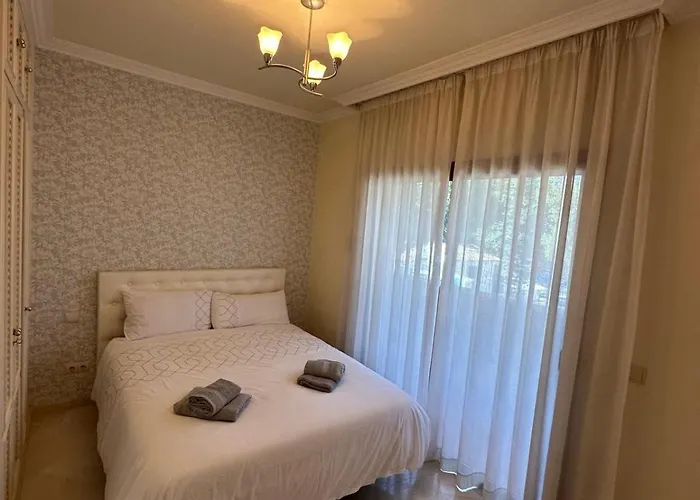 Apartamento Jardines De Don Carlos Marbella