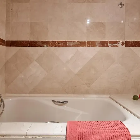 Jardines De Don Carlos 马尔韦利亚